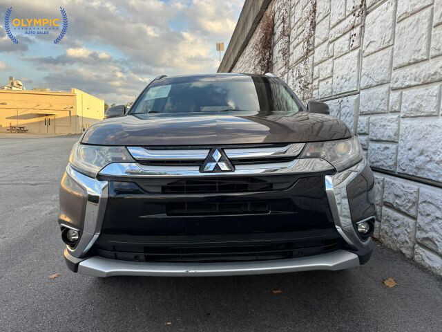 2017 Mitsubishi Outlander in Decatur, GA 30032 - 18084496 16