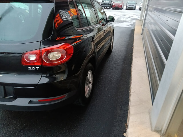 2011 Volkswagen Tiguan in DuBois, PA 15801 - 18084499 9