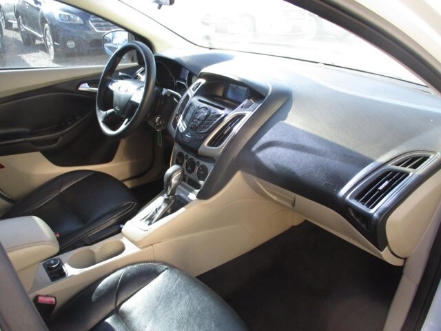 2012 Ford Focus in Oak Grove, MO 64075 - 18084511 10