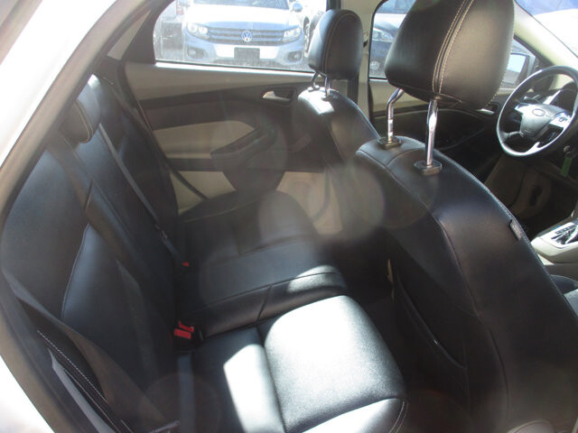 2012 Ford Focus in Oak Grove, MO 64075 - 18084511 12