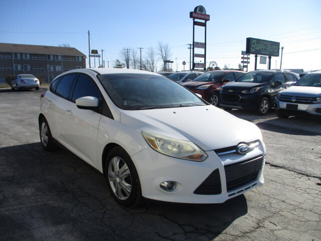 2012 Ford Focus in Oak Grove, MO 64075 - 18084511 3