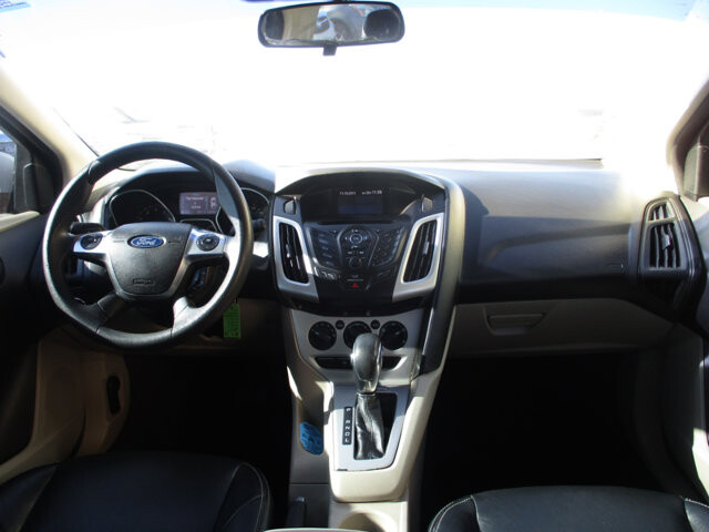 2012 Ford Focus in Oak Grove, MO 64075 - 18084511 11