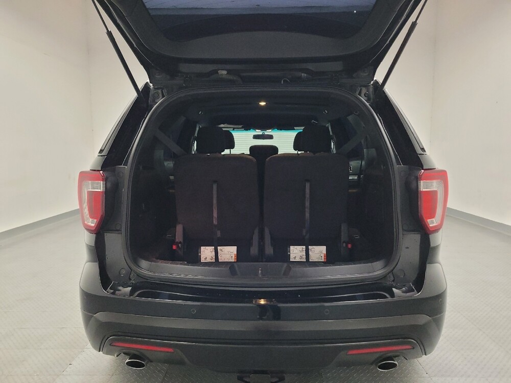 2016 Ford Explorer in Fresno, CA 93726 - 18084519 29