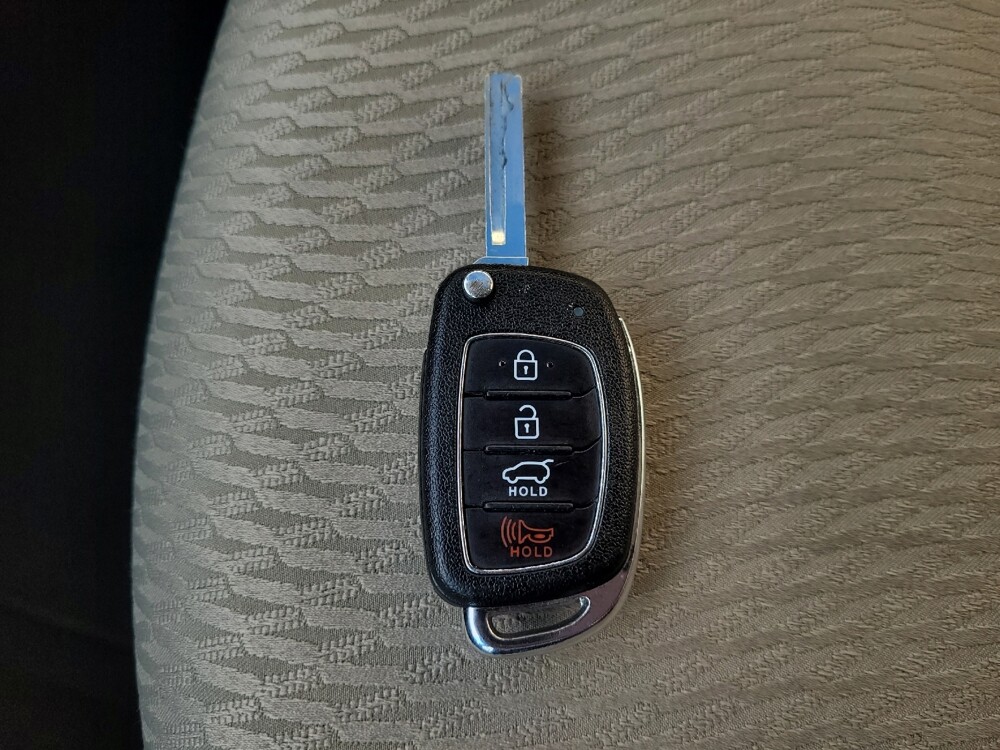 2017 Hyundai Santa Fe in Stone Mountain, GA 30083 - 18084530 32