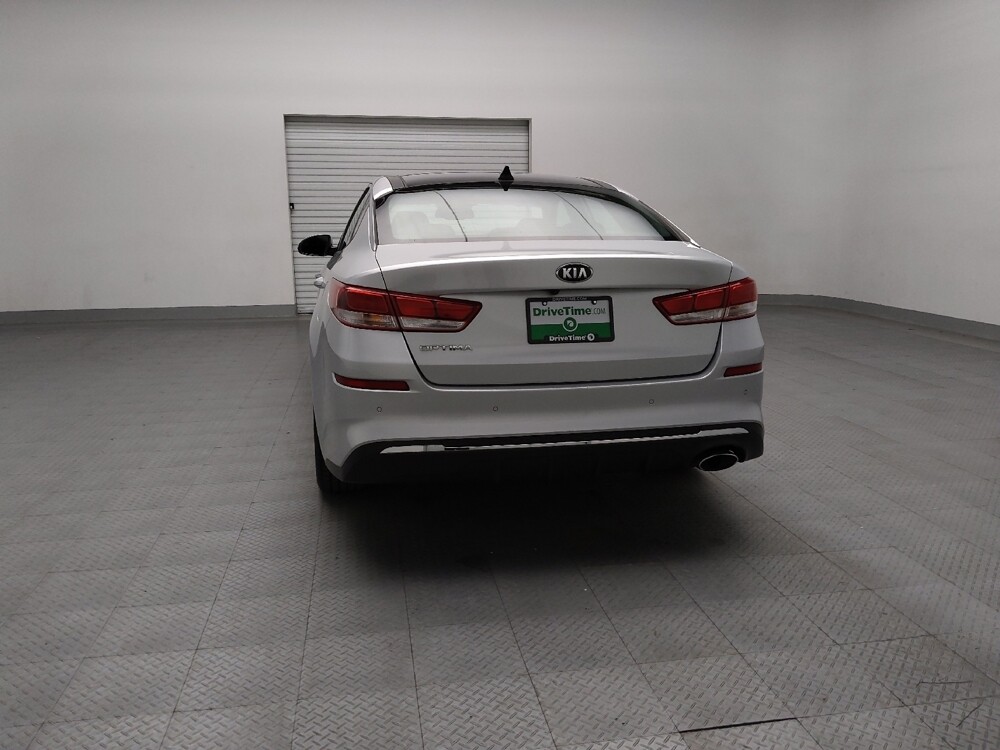 2019 Kia Optima in Oklahoma City, OK 73139 - 18084549 6