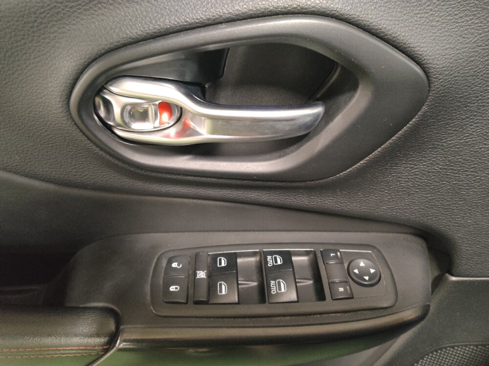 2019 Jeep Cherokee in Round Rock, TX 78664 - 18084556 32