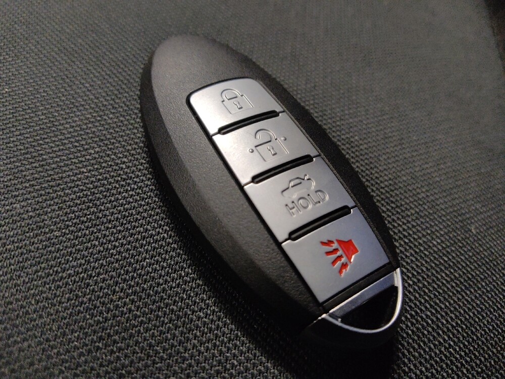 2020 Nissan Versa in Glendale, AZ 85301 - 18084561 32