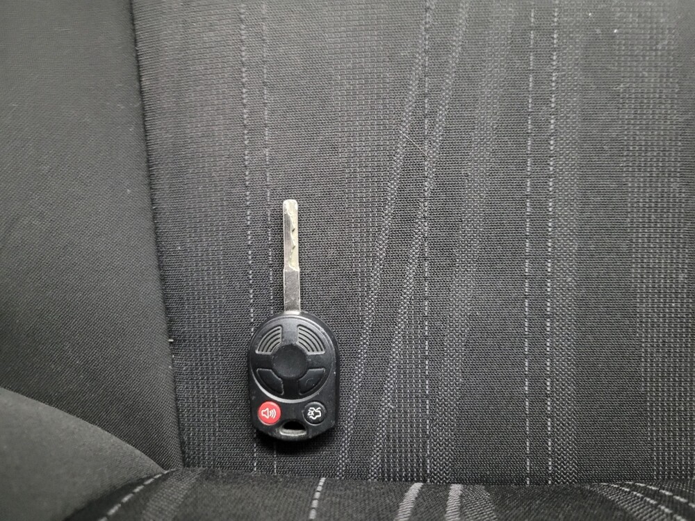 2016 Ford Focus in Las Vegas, NV 89102 - 18084575 32