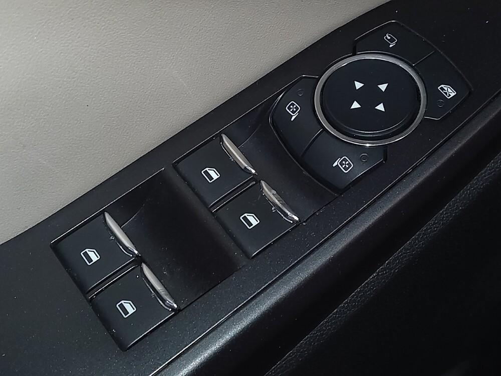 2020 Ford Explorer in Jacksonville, FL 32210 - 18084586 27