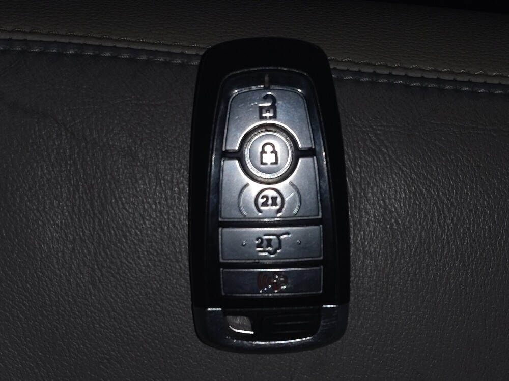 2020 Ford Explorer in Jacksonville, FL 32210 - 18084586 32