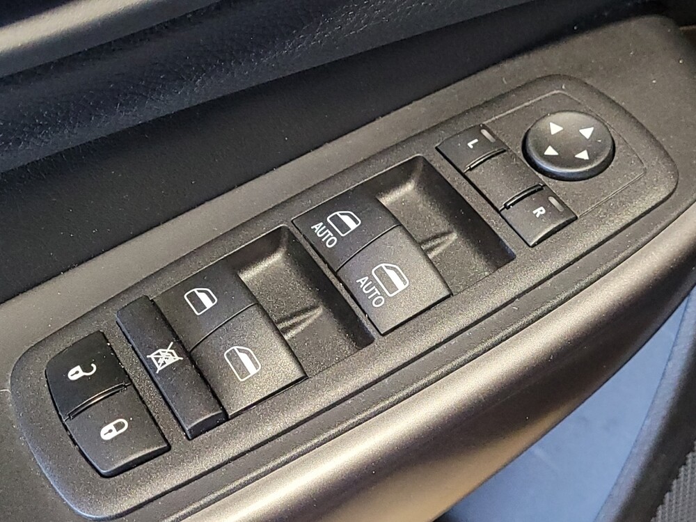 2019 Jeep Cherokee in Knoxville, TN 37923 - 18084592 27