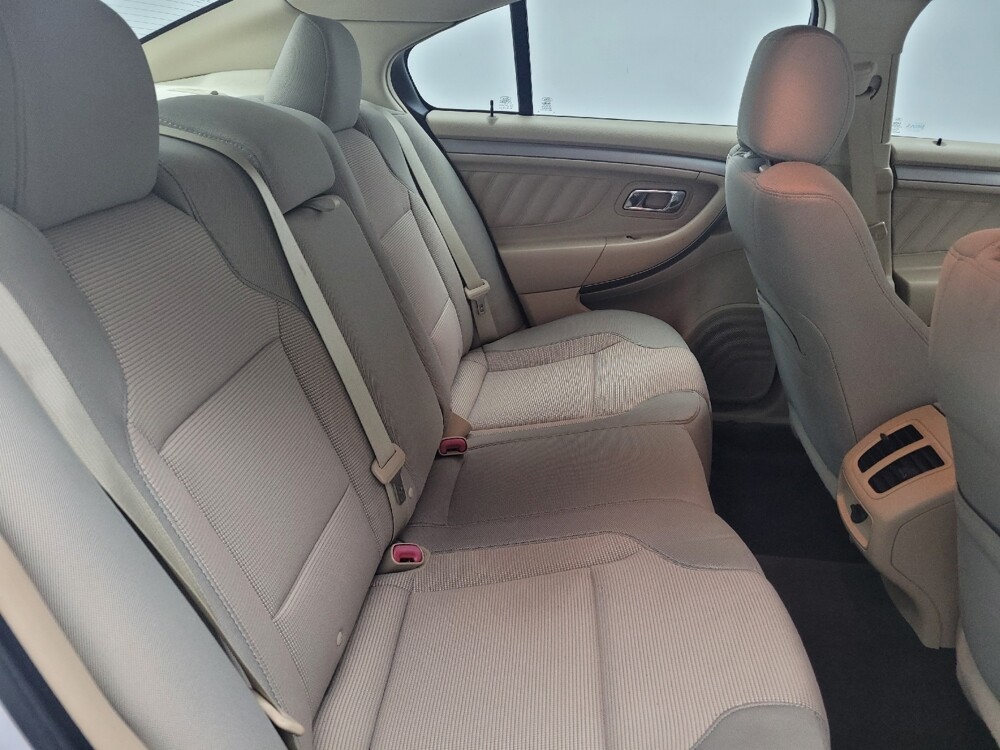 2015 Ford Taurus in Memphis, TN 38128 - 18084619 19