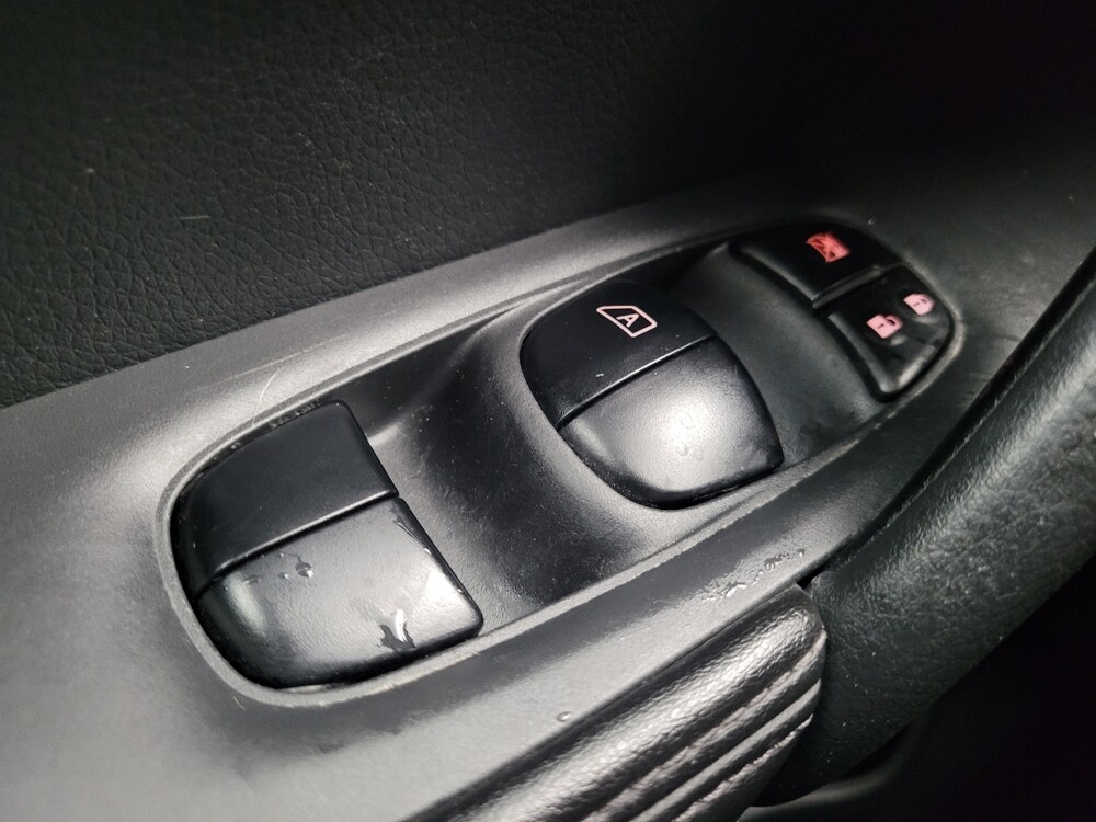 2017 Nissan Rogue in Memphis, TN 38128 - 18084620 27