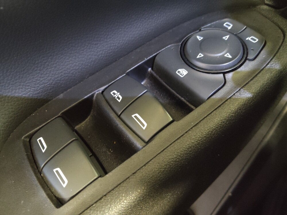 2019 Chevrolet Equinox in Live Oak, TX 78233 - 18084638 27