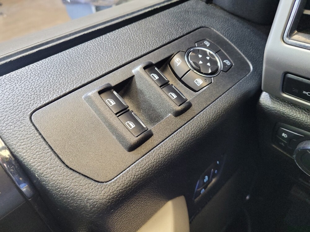 2017 Ford F150 in Louisville, KY 40258 - 18084644 27