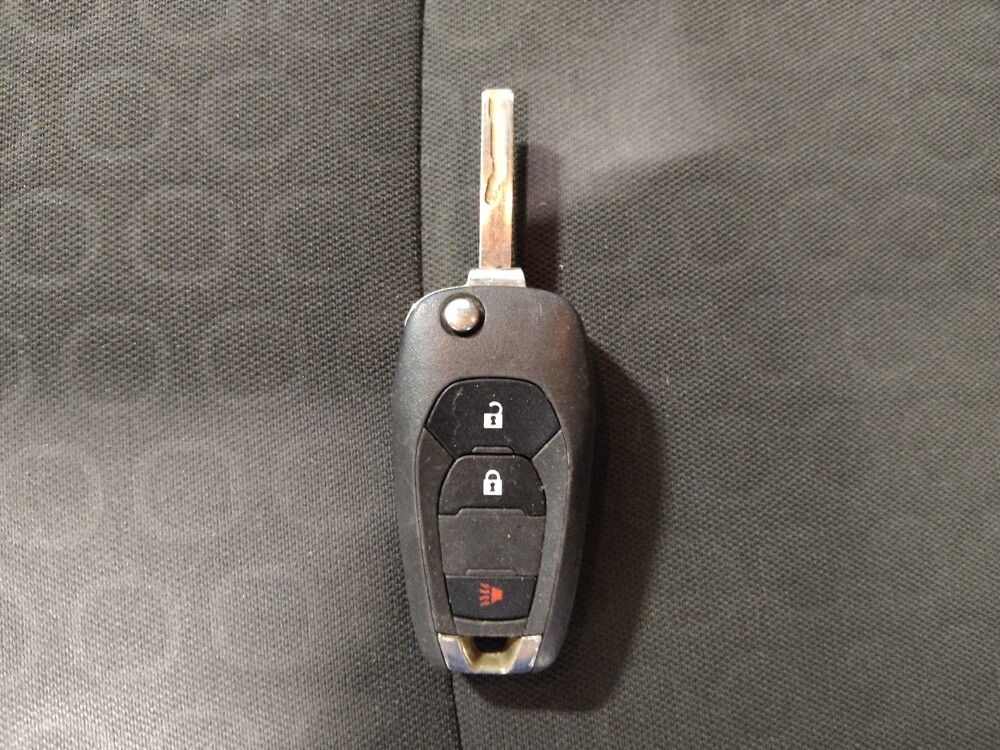 2021 Chevrolet Trax in Columbus, OH 43228 - 18084649 32