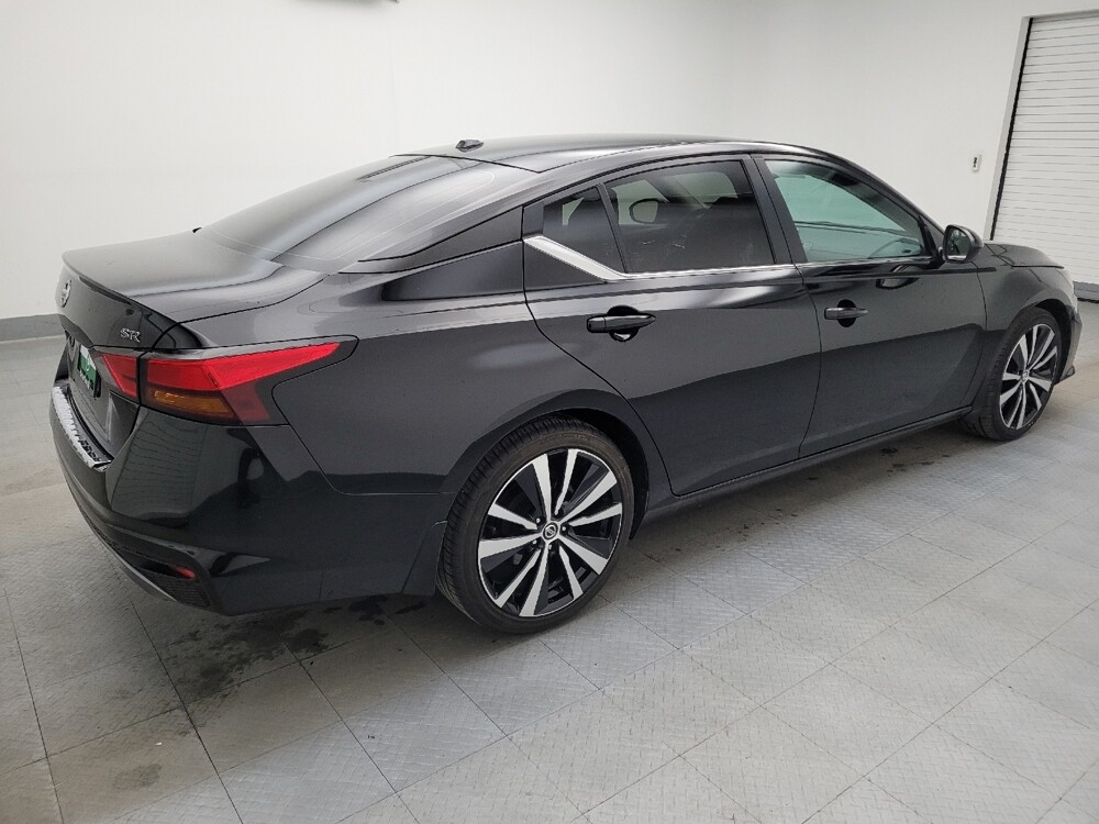 2019 Nissan Altima in Columbus, OH 43228 - 18084650 10