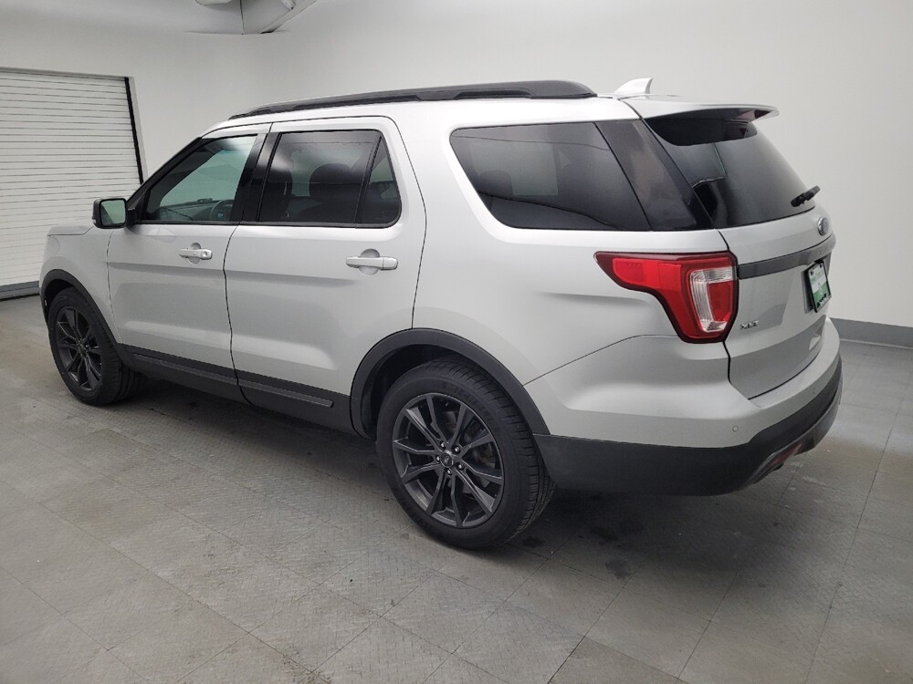 2017 Ford Explorer in Fairfield, OH 45014 - 18084652 3