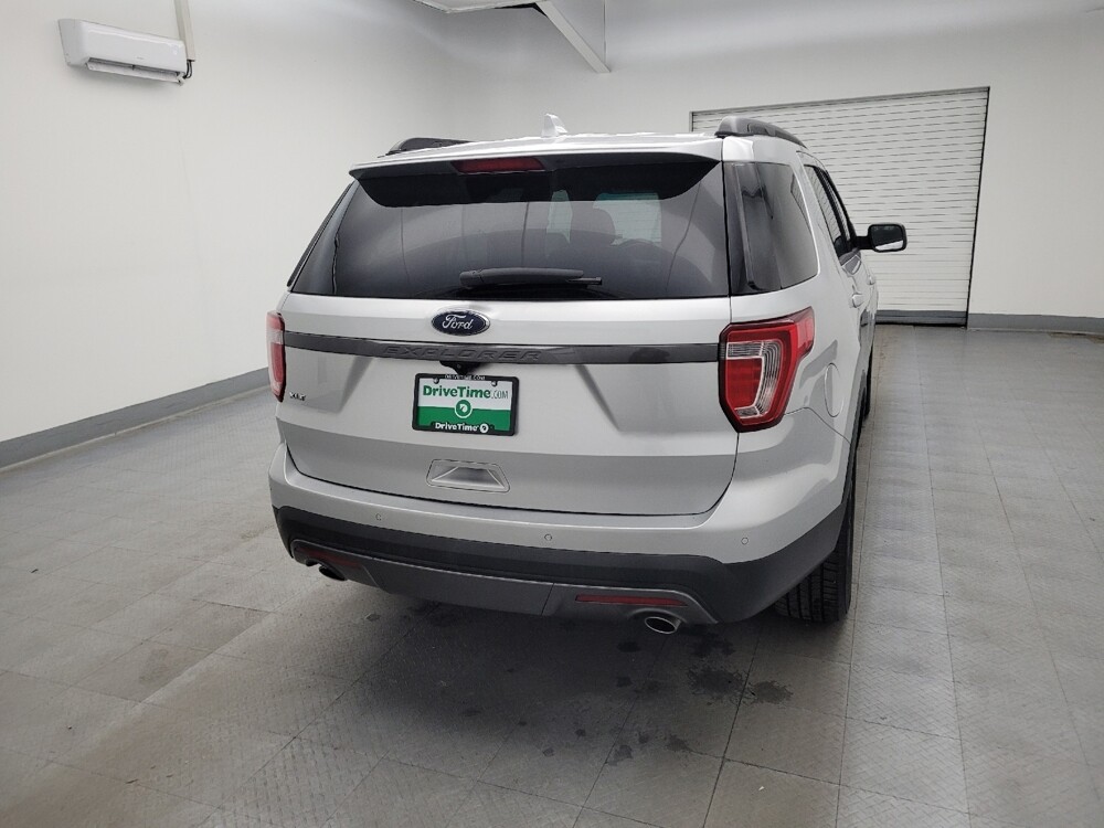 2017 Ford Explorer in Fairfield, OH 45014 - 18084652 7