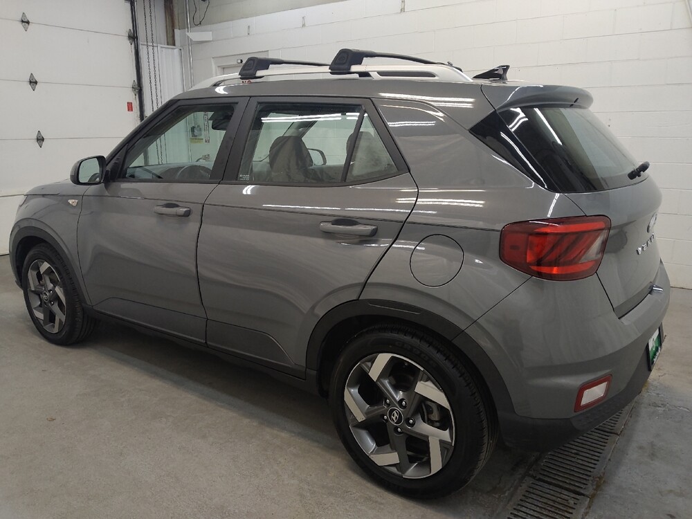 2022 Hyundai Venue in Fairfield, OH 45014 - 18084654 3