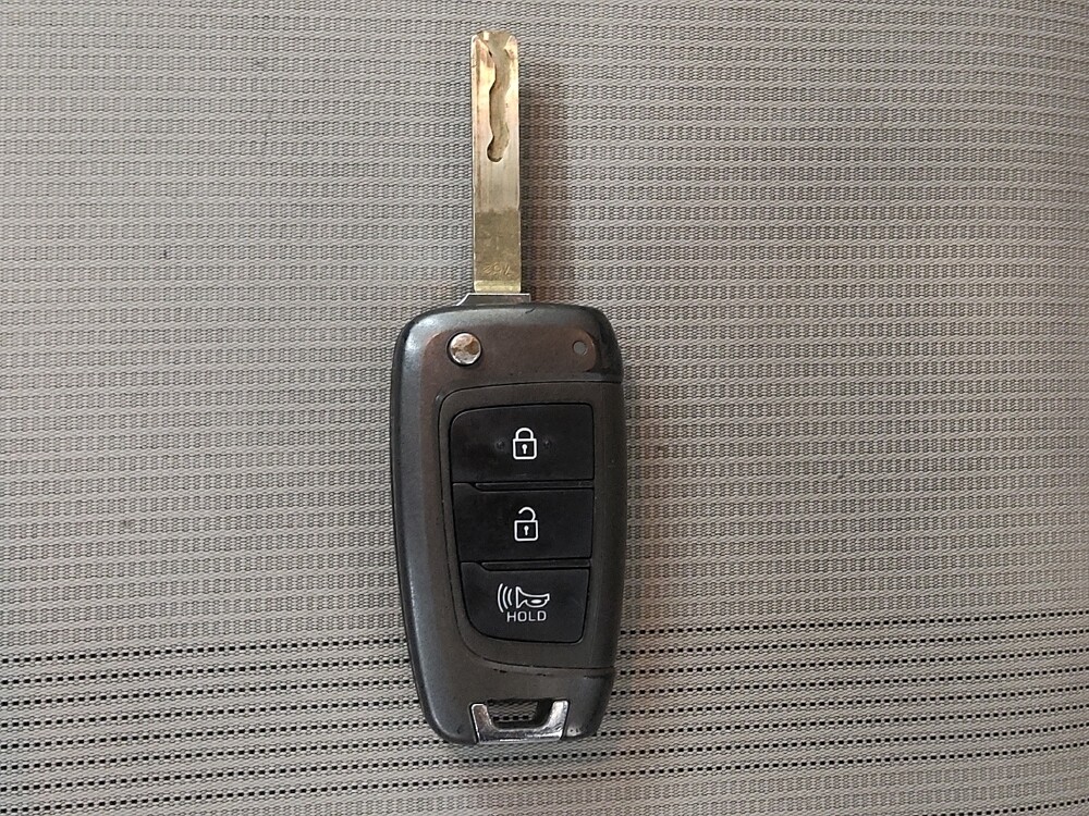 2022 Hyundai Venue in Fairfield, OH 45014 - 18084654 32