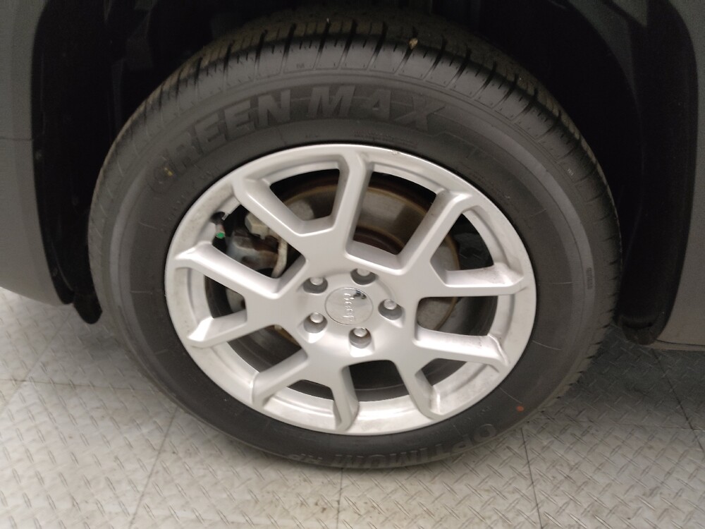 2021 Jeep Renegade in Lombard, IL 60148 - 18084672 31