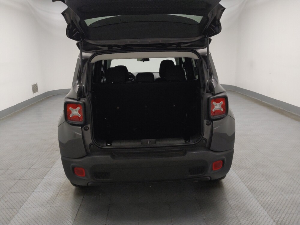 2021 Jeep Renegade in Lombard, IL 60148 - 18084672 29