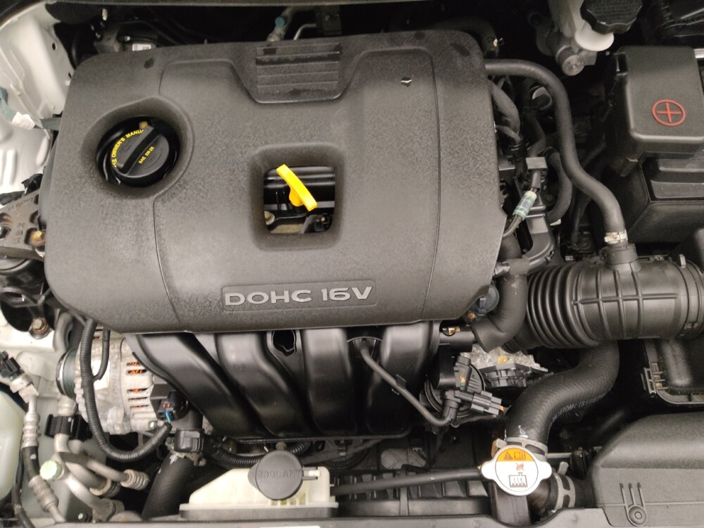 2018 Kia Forte in St. Louis, MO 63125 - 18084673 30