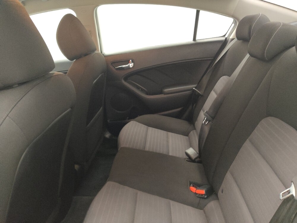 2018 Kia Forte in St. Louis, MO 63125 - 18084673 18