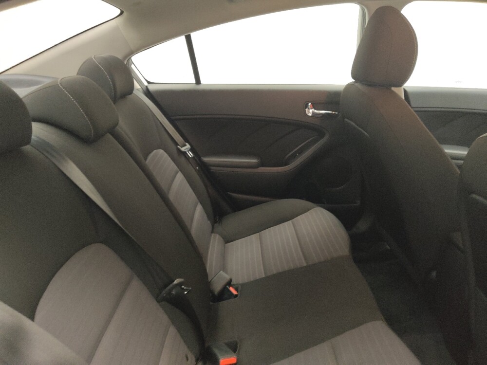 2018 Kia Forte in St. Louis, MO 63125 - 18084673 19