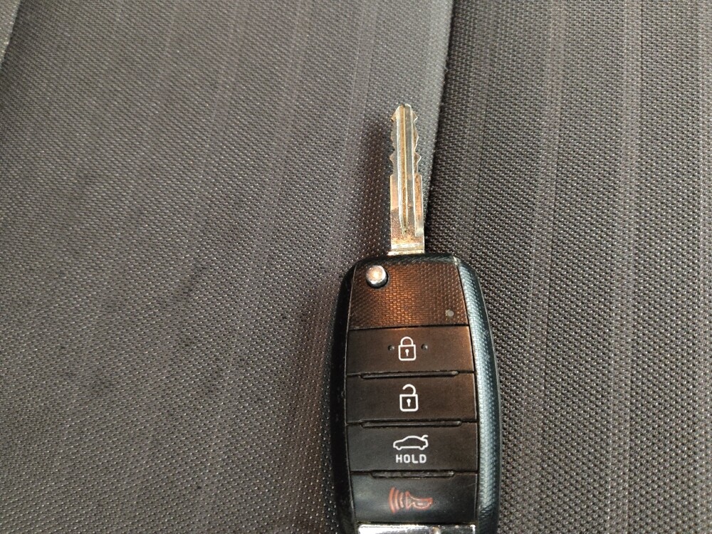 2018 Kia Forte in St. Louis, MO 63125 - 18084673 32