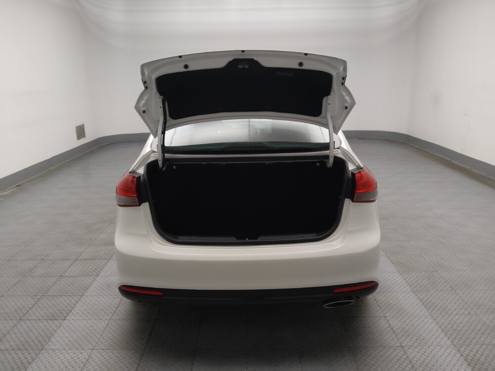 2018 Kia Forte in St. Louis, MO 63125 - 18084673 29