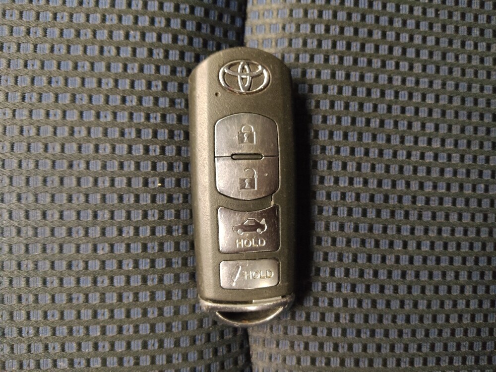 2018 Toyota Yaris in Eastpointe, MI 48021 - 18084676 32