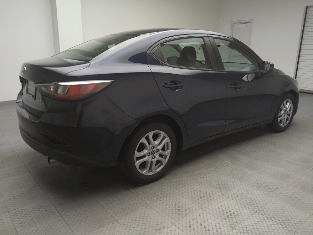 2018 Toyota Yaris in Eastpointe, MI 48021 - 18084676 10