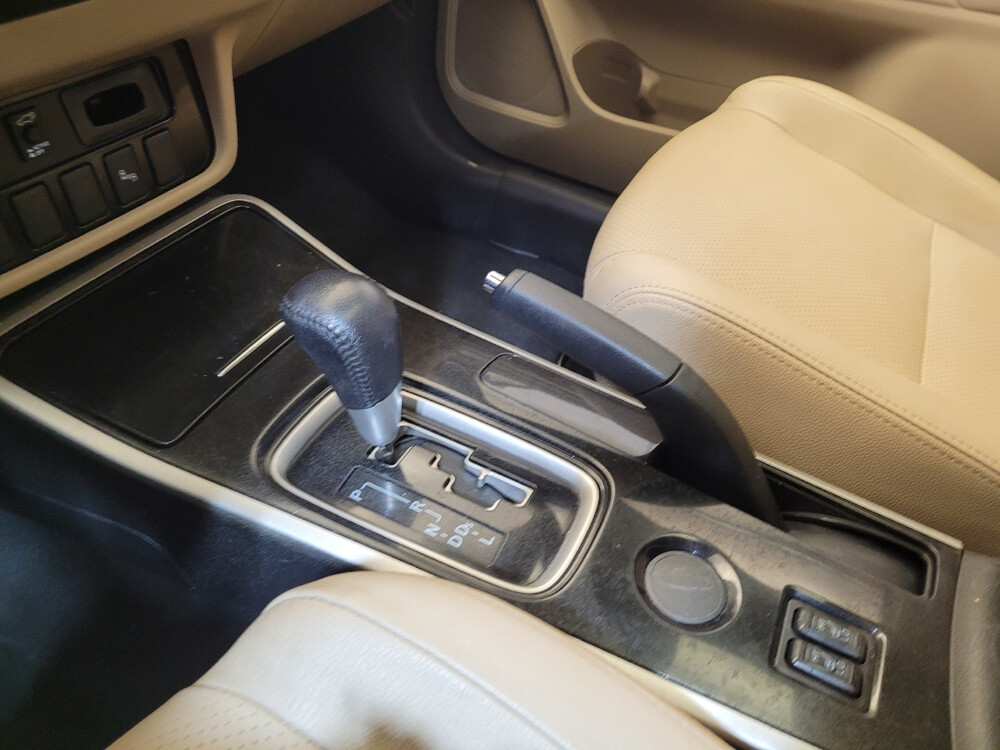 2017 Mitsubishi Outlander in Louisville, KY 40258 - 18084680 26