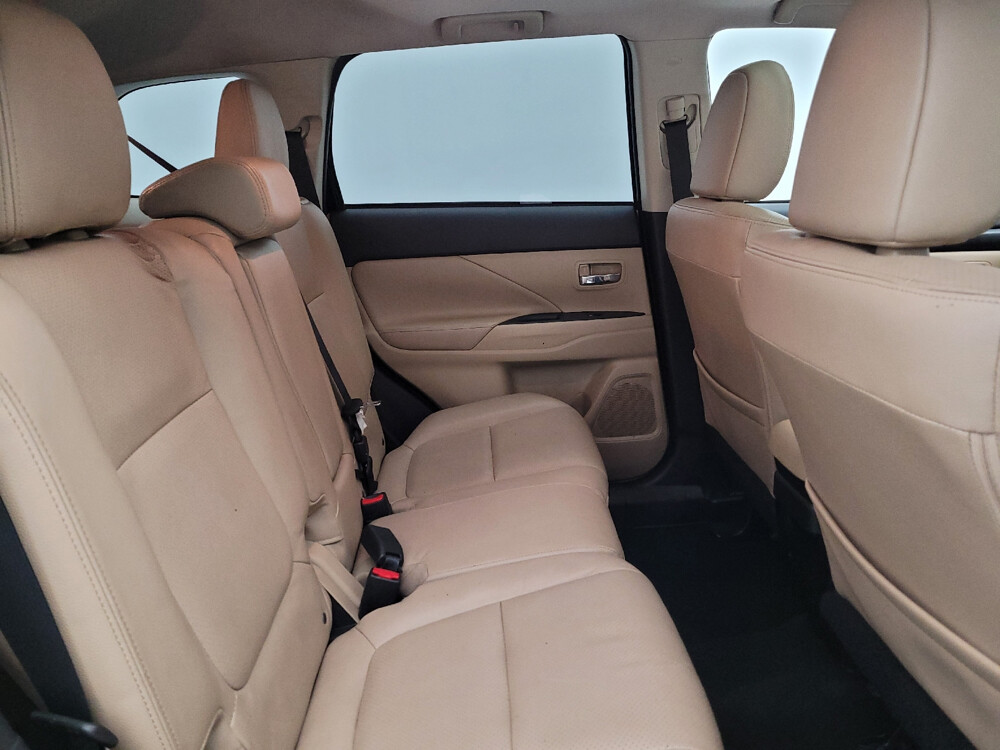 2017 Mitsubishi Outlander in Louisville, KY 40258 - 18084680 19