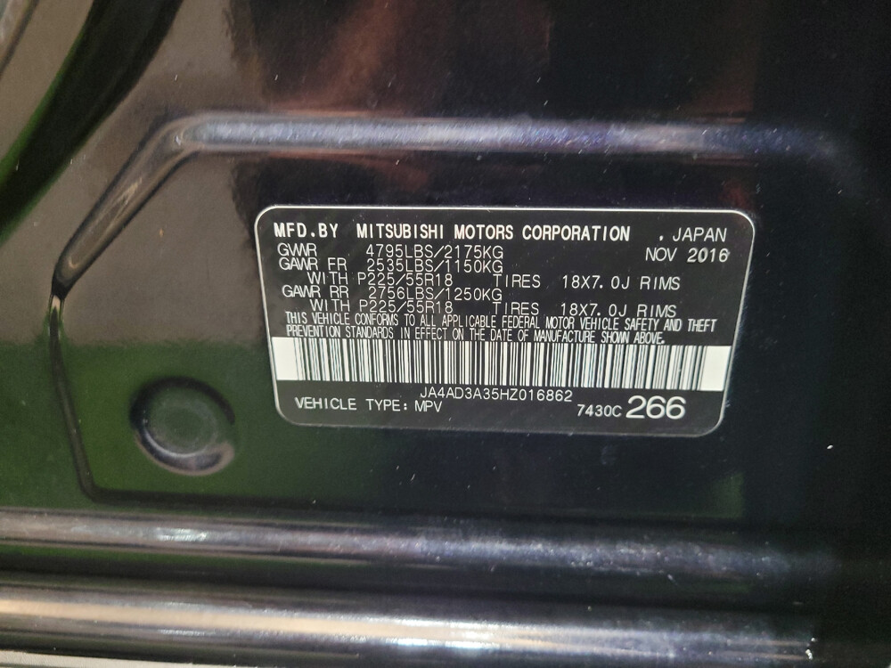 2017 Mitsubishi Outlander in Louisville, KY 40258 - 18084680 33