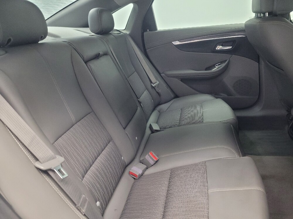 2014 Chevrolet Impala in Highland, IN 46322 - 18084681 19