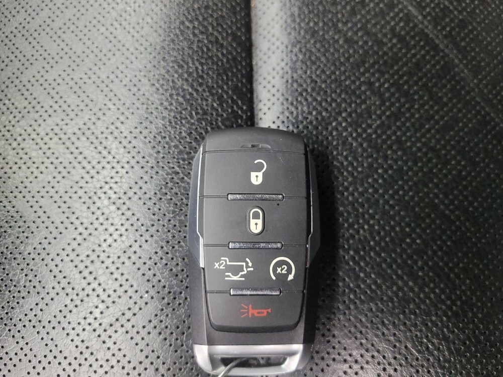 2019 RAM 1500 in Ft Wayne, IN 46805 - 18084682 32