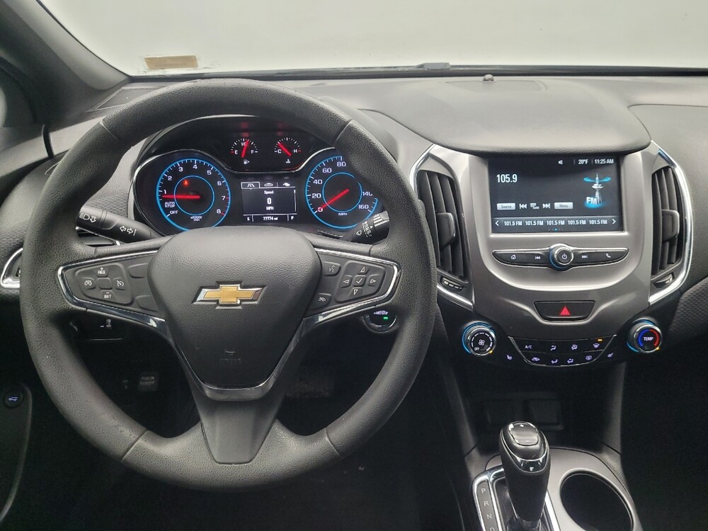2018 Chevrolet Cruze in Highland, IN 46322 - 18084684 22