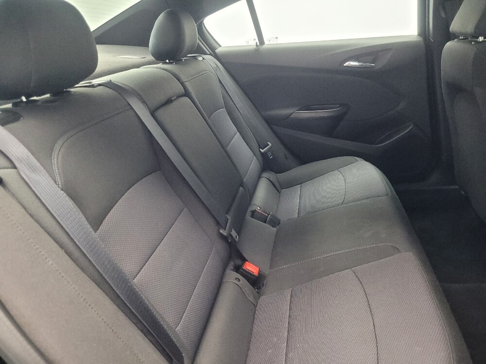 2018 Chevrolet Cruze in Highland, IN 46322 - 18084684 19