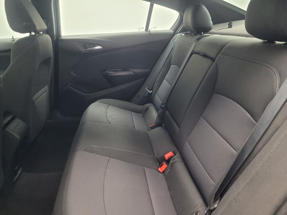 2018 Chevrolet Cruze in Highland, IN 46322 - 18084684 18