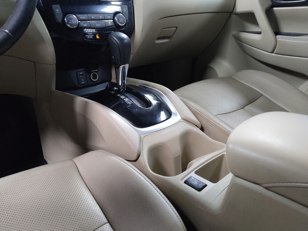 2016 Nissan Rogue in Union City, GA 30291 - 18084700 26