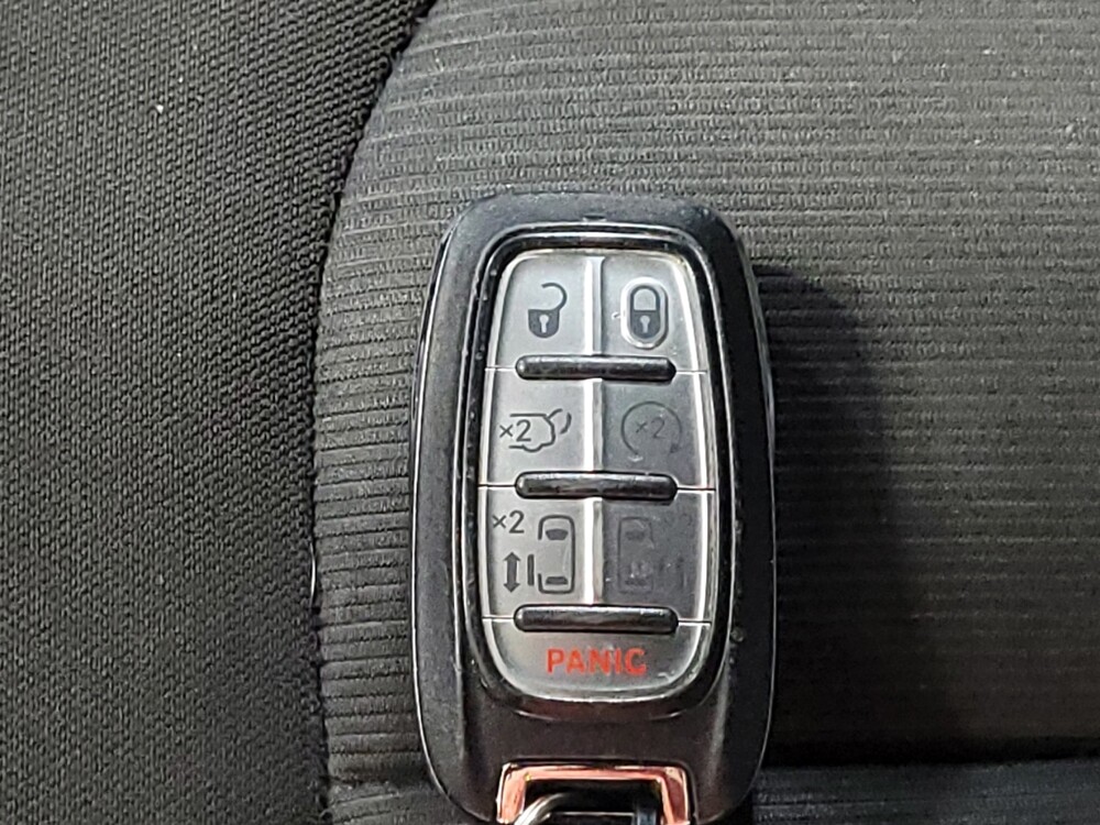 2018 Chrysler Pacifica in Oklahoma City, OK 73139 - 18084717 32