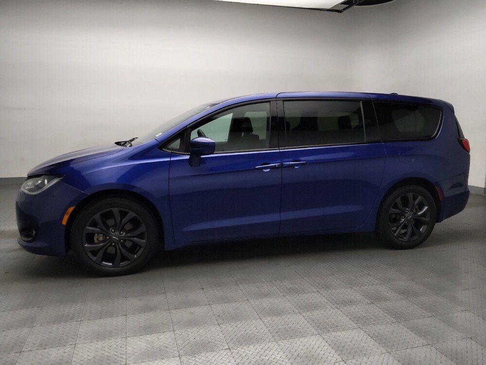 2018 Chrysler Pacifica in Oklahoma City, OK 73139 - 18084717 2