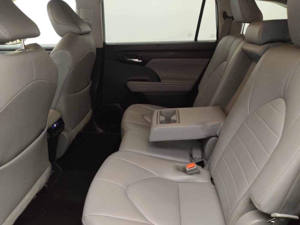 2021 Toyota Highlander in Raleigh, NC 27604 - 18084735 18