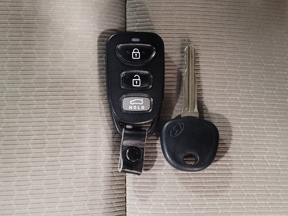 2017 Hyundai Elantra in Duluth, GA 30096 - 18084748 32