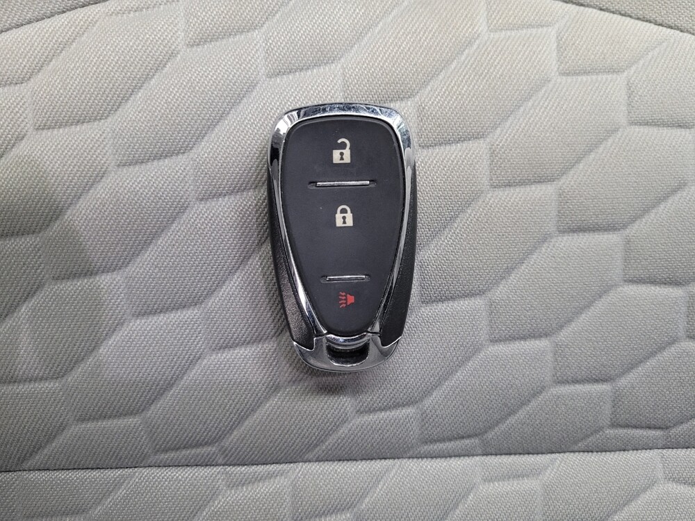 2020 Chevrolet Equinox in Las Vegas, NV 89102 - 18084750 32