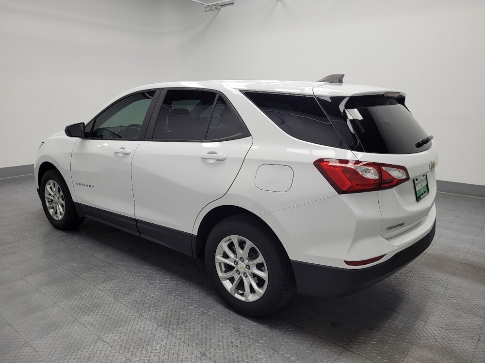 2020 Chevrolet Equinox in Las Vegas, NV 89102 - 18084750 3