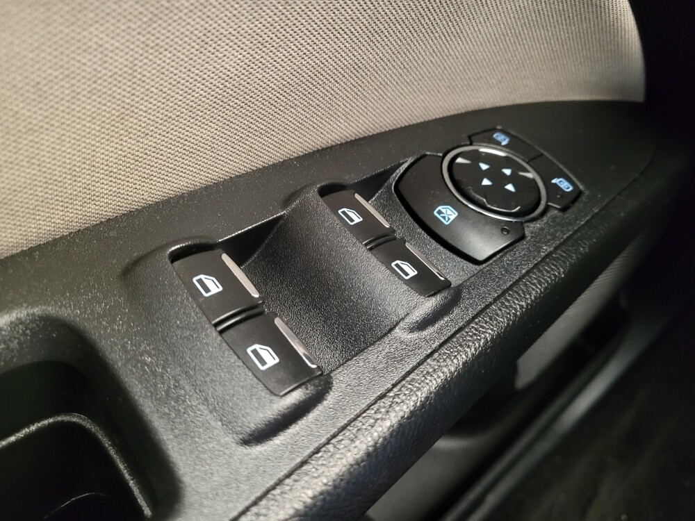 2018 Ford Fusion in Fairfield, OH 45014 - 18084756 27